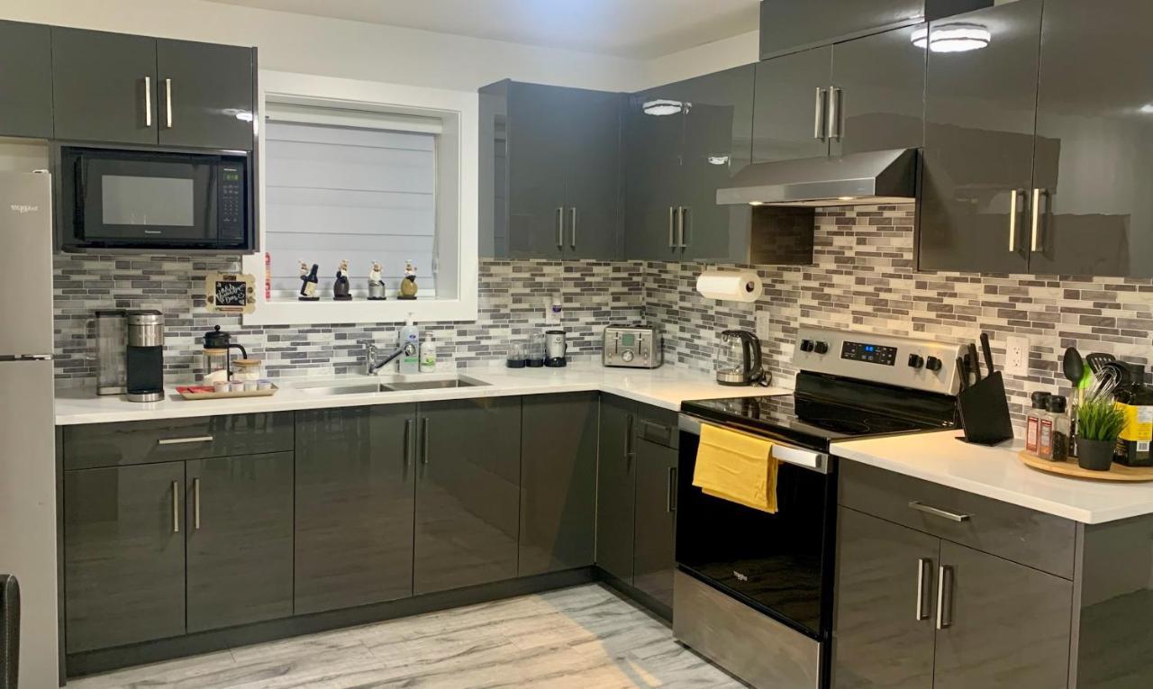 Luxurious & Stylish Two Bedroom Suite, Full Kitchen, Close To Vancouver Delta Extérieur photo